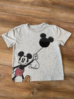 Disney Mickey Mouse, Gray, Short Sleeve Shirt Boys Size 3T.
